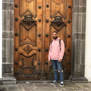 Meet your Posher, Carlos